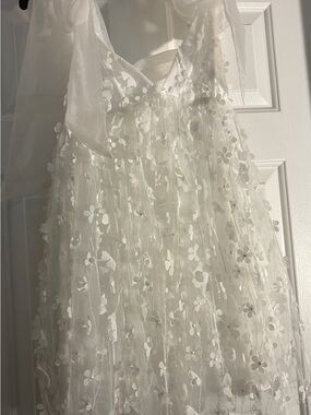 White Floral Appliqué Girls' Formal Dress - Elegant Party Gown